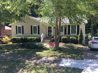 5612 Wooded Lake Dr, Louisville, KY 40299