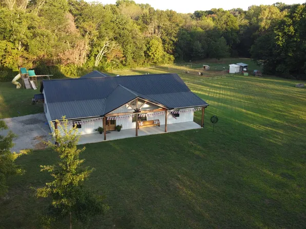 16828 N Old Centralia Ln, Mount Vernon, IL 62864