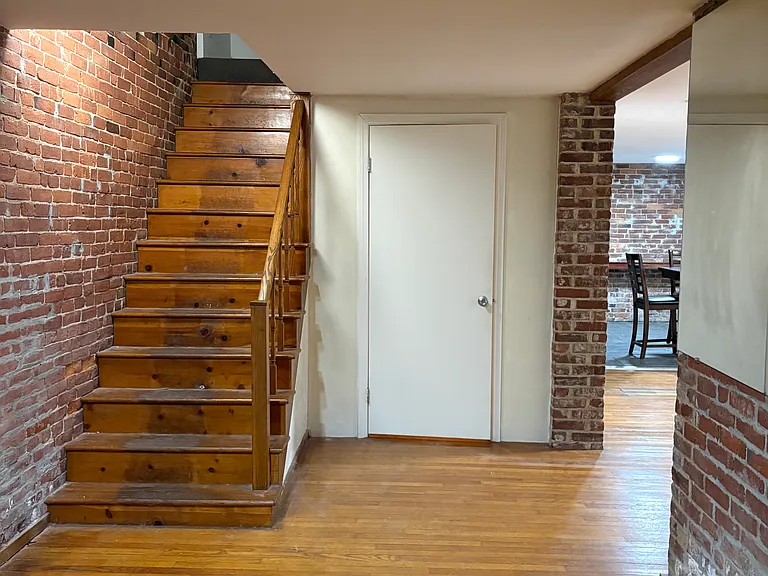 76 Maple St — Photo 11