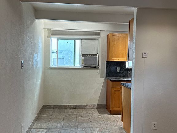 2nd image of 440 Ash St #6