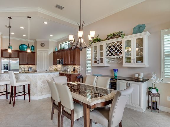 4th image of 11300 Hidalgo Ct