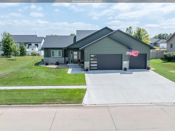 210 Elm St, Sloan, IA 51055