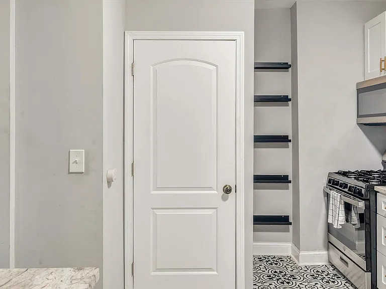 3106 Gurney Ave #1S — Photo 15