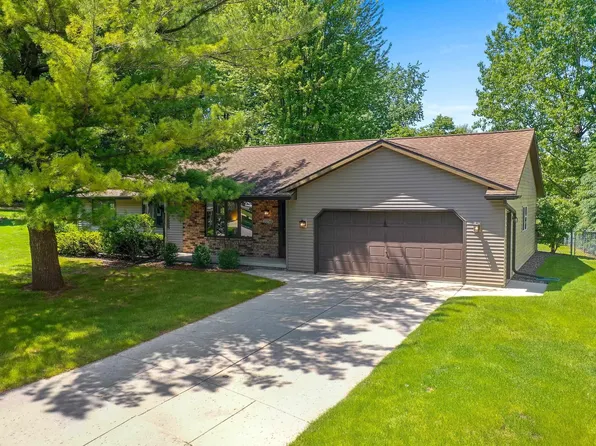 2254 Ledvina Cir, Green Bay, WI 54313