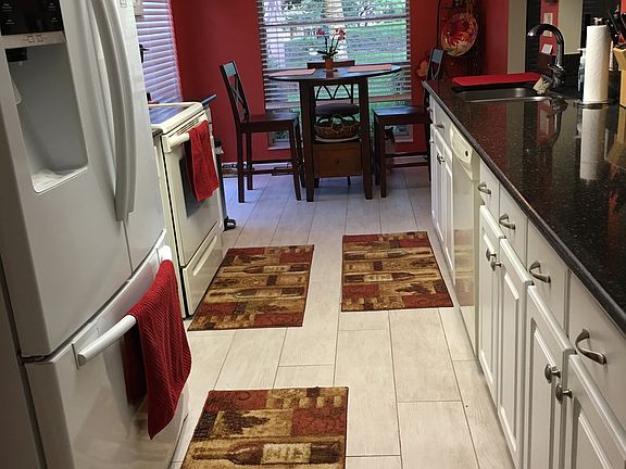 4th image of 1418 Wicklow Dr