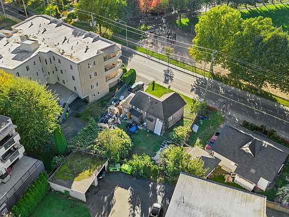 5th image of 9430 Young Rd