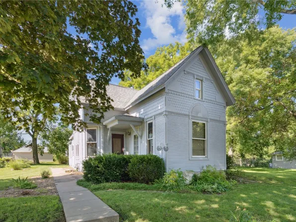 307 W Main St, Lisbon, IA 52253