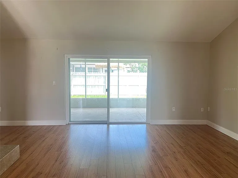 3101 Village Ln — Photo 7