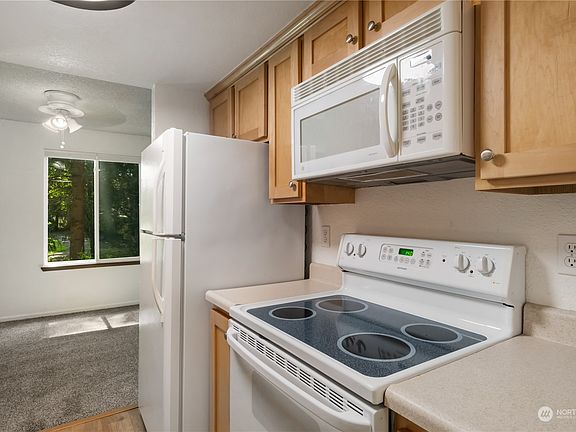 4th image of 10021 SE 235th Place #B105