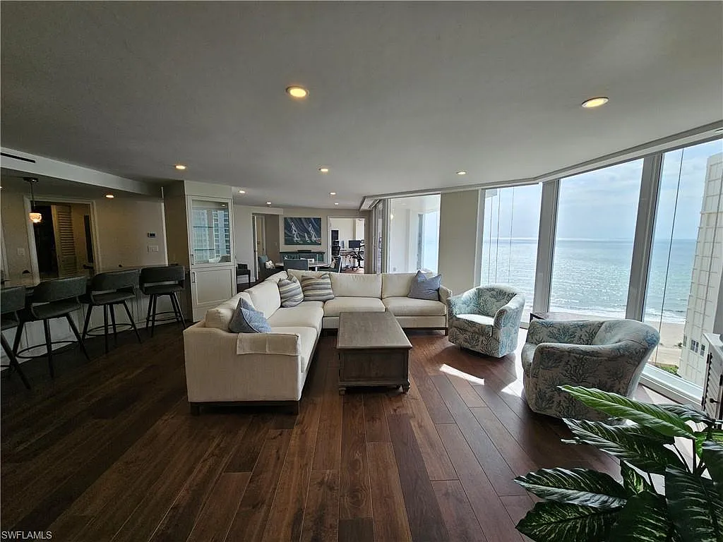 3 bed, 3.0 bath, 2280 sqft, $22,000 — Photo 2