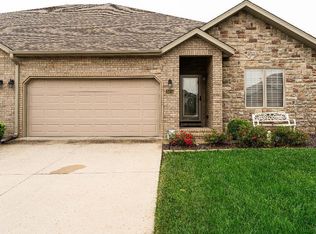 2414 W Deerbrooke Trl, Ozark, MO 65721