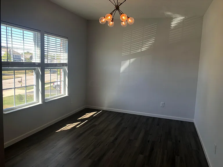 1417 Hoovler Way — Photo 2