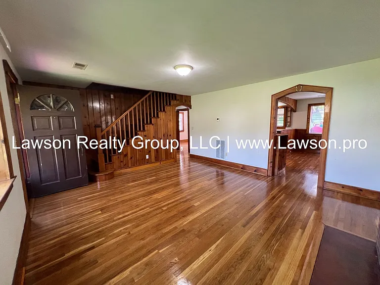 3119 King St NE — Photo 8
