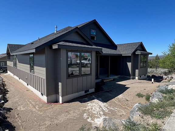 2nd image of 202 SE Larkspur Dr