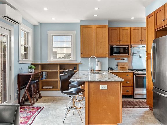 4th image of 35 Mead St #3