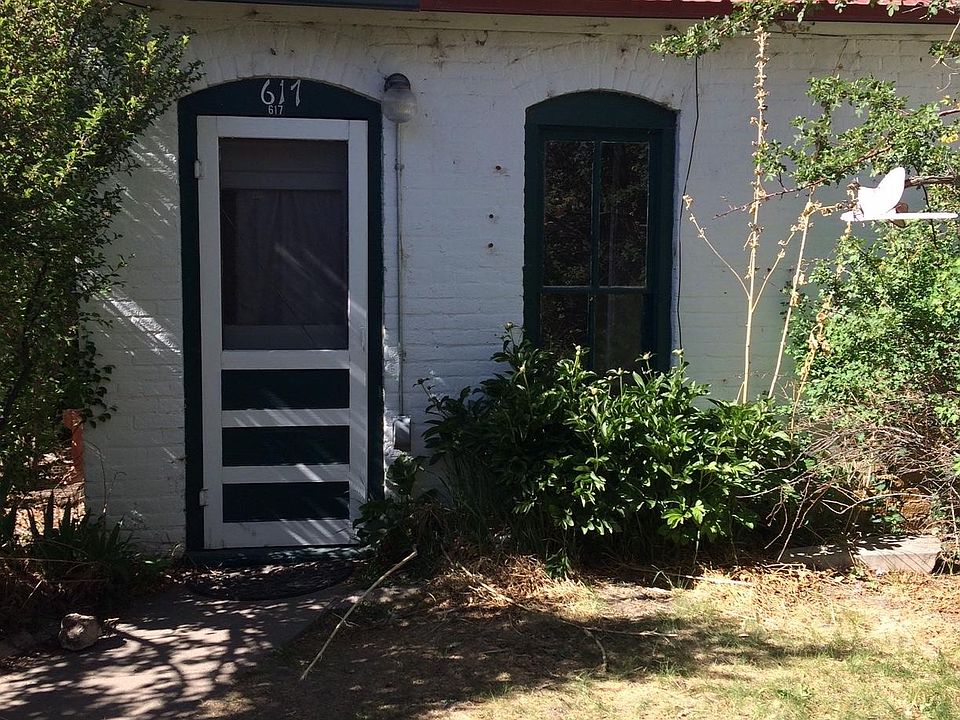 Cozy one bedroom historic cottage