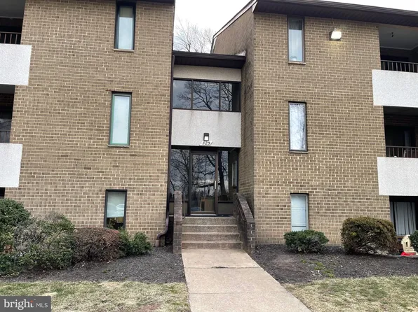 525 Florida Ave APT T3, Herndon, VA 20170