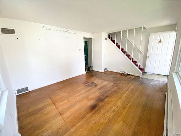 3rd image of 218 Washington Blvd