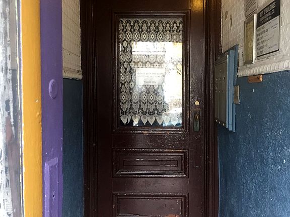 4th image of 391 Van Duzer St
