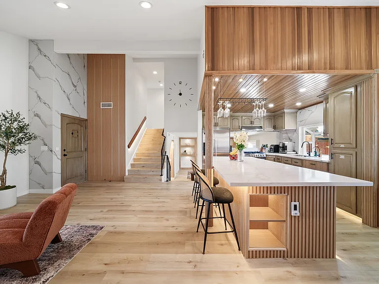 12246 Janet St — Photo 12