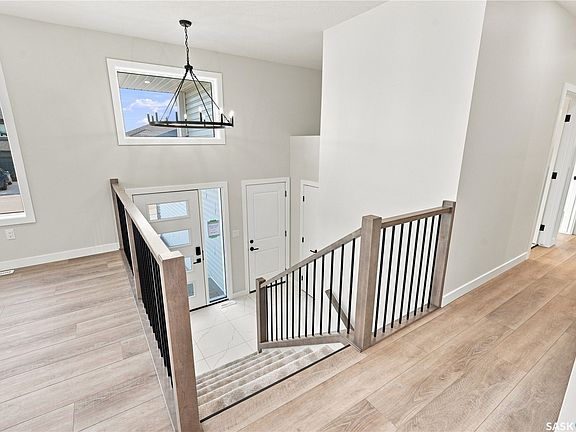 4th image of 824 Ballesteros Crescent