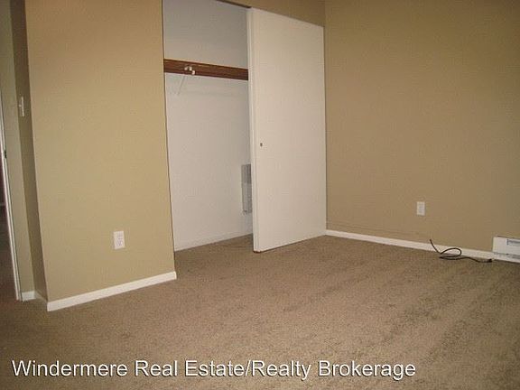 4th image of 3326 Lombard Ave