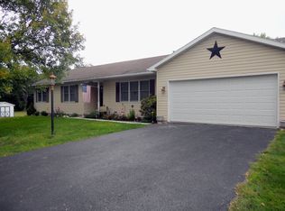 28 Apple Ave, Gettysburg, PA 17325