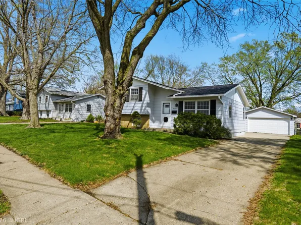 4205 67th St, Urbandale, IA 50322