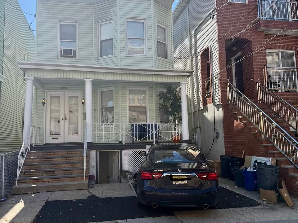 Front of house - Street parking