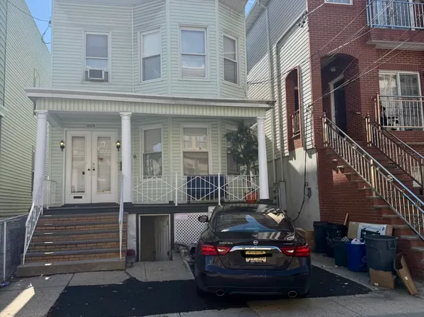 229 Virginia Ave Floor 2, Jersey City, NJ 07304