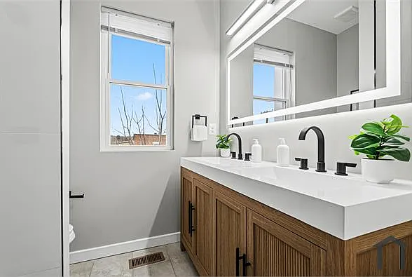 2906 Clifton Ave — Photo 9