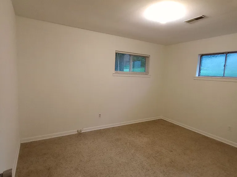 936 Fortwood St #A — Photo 13