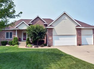1218 Kerry Dr, Sun Prairie, WI 53590