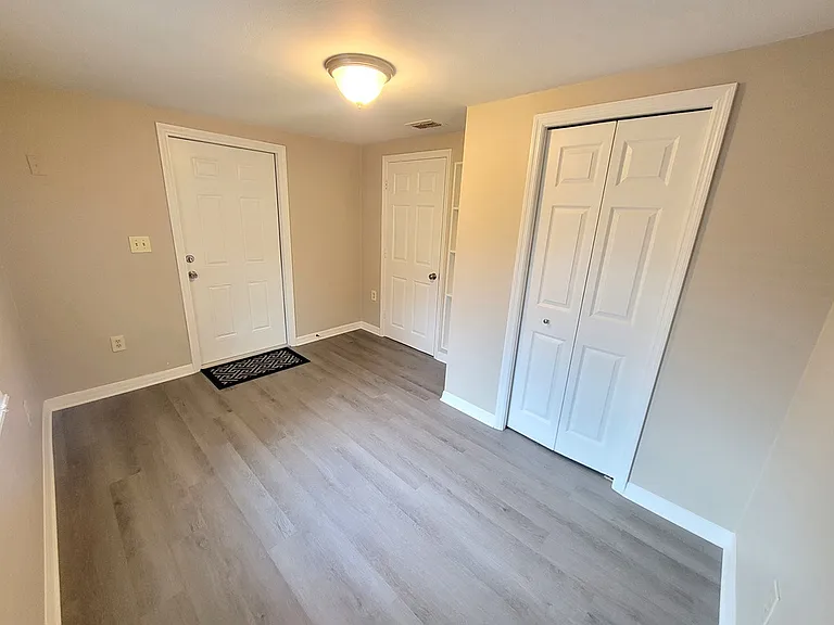 7335 Castanea Dr — Photo 16