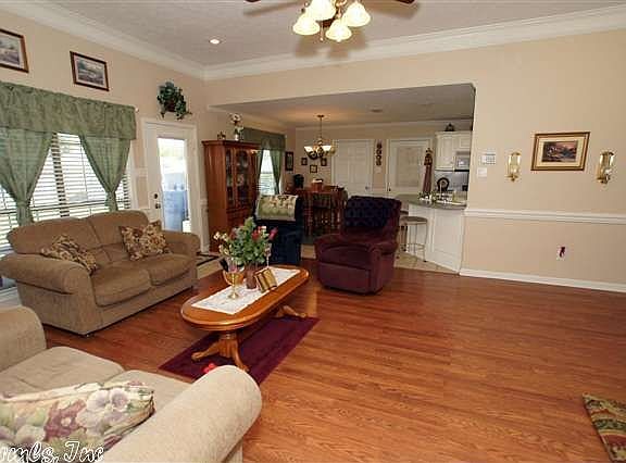 3rd image of 50 Willow Dr