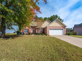 151 Eagle Glen Dr, Woodstock, GA 30189