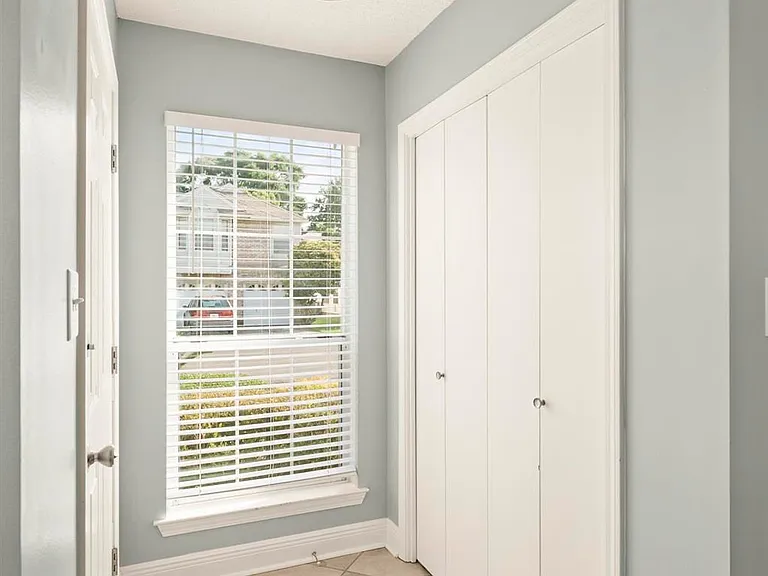 3510 Silvertree Ln — Photo 40