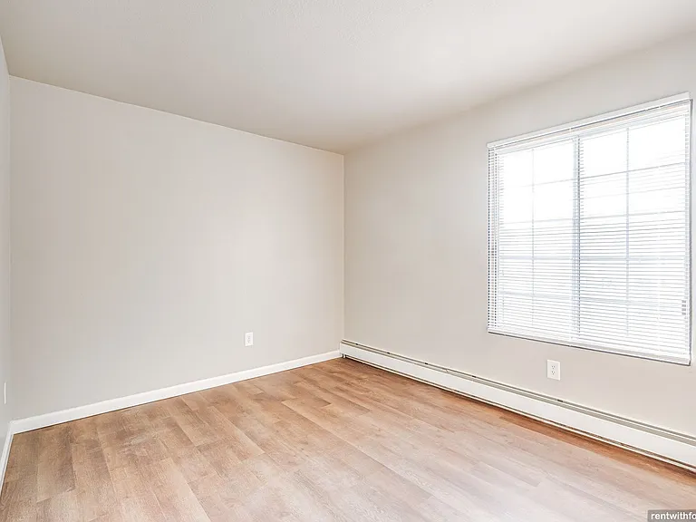 Stonecreek Apartments — Photo 36