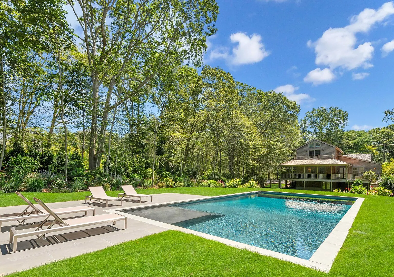 Charming Amagansett Cottage with Pool — Photo 1
