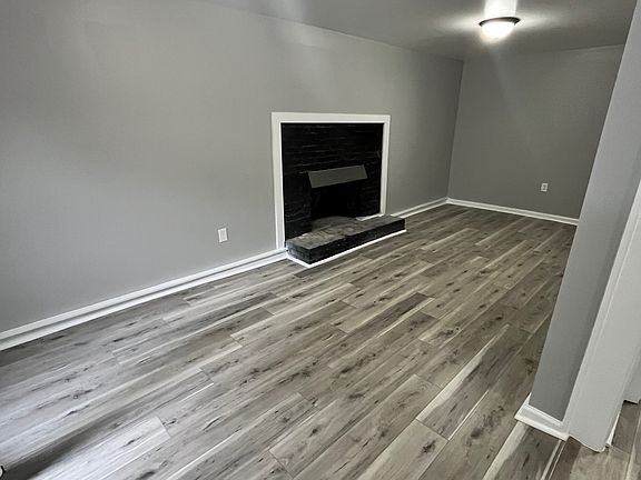 5th image of 415 Ivelyn Ct