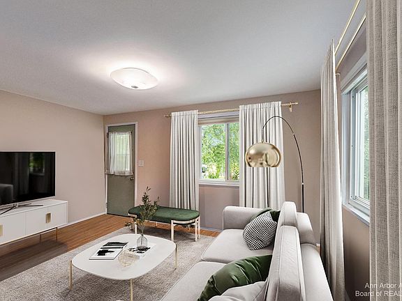 5th image of 2668 Fernwood Ave