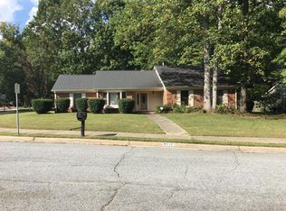 4110 Broadacres Dr, Greensboro, NC 27407