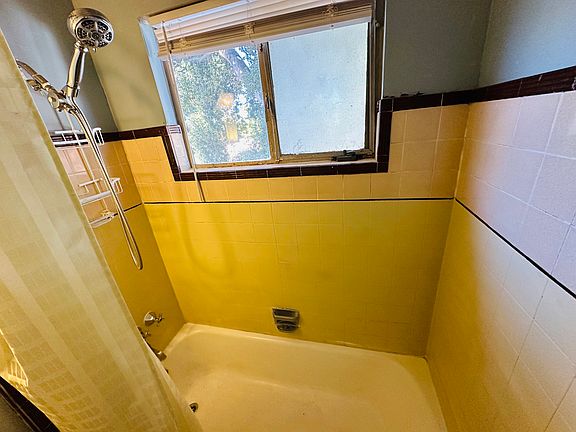5th image of 328 Higdon Ave #5