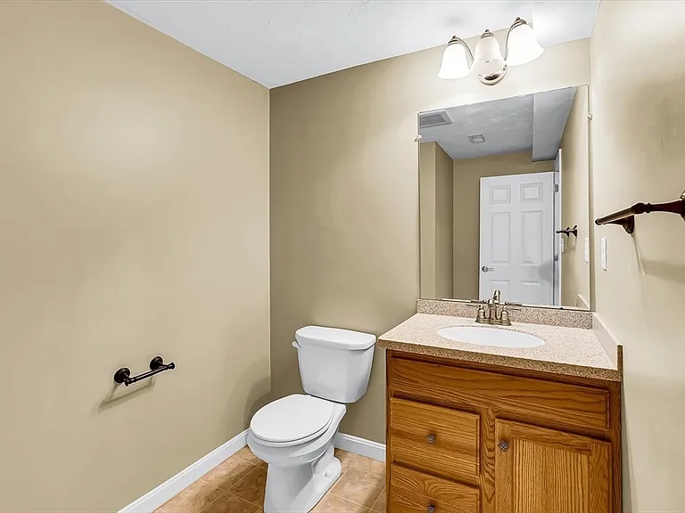 8 Paxton Ct #8 — Photo 41