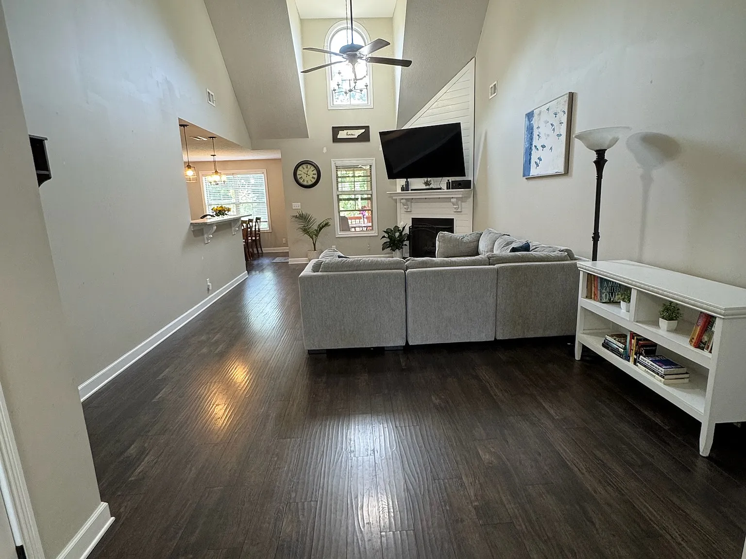 3 bed, 1905 sqft, $2,350 — Photo 2