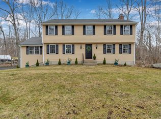 10 Wood Pond Ln, Old Saybrook, CT 06475