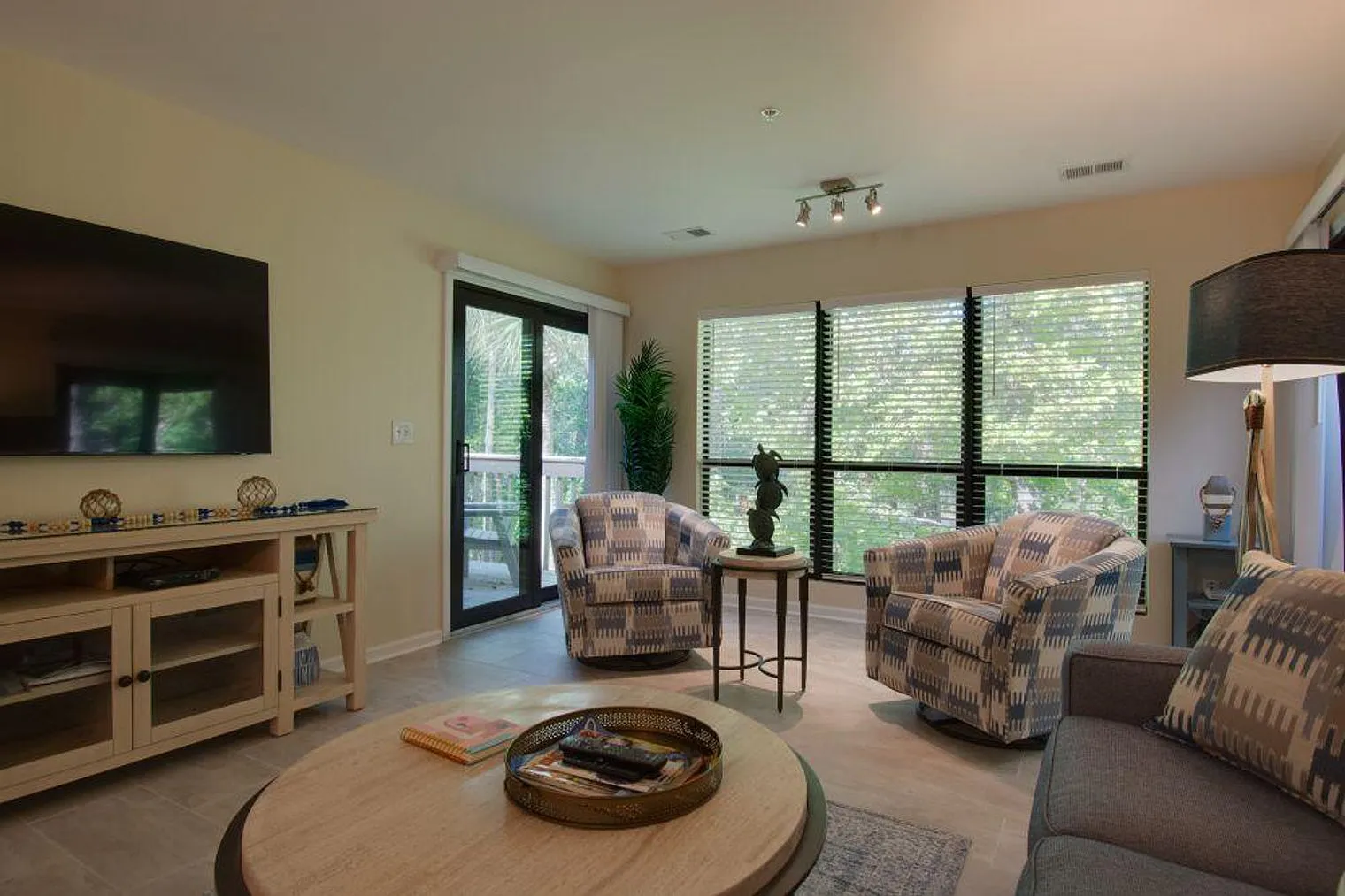 2 bed, 3.0 bath, 1248 sqft, $5,835 — Photo 1