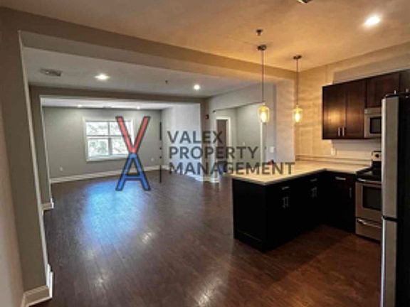 4th image of 970 Ridge Ave APT 4