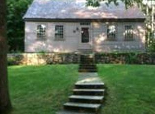 24 Willard Ln, Troy, NY 12180