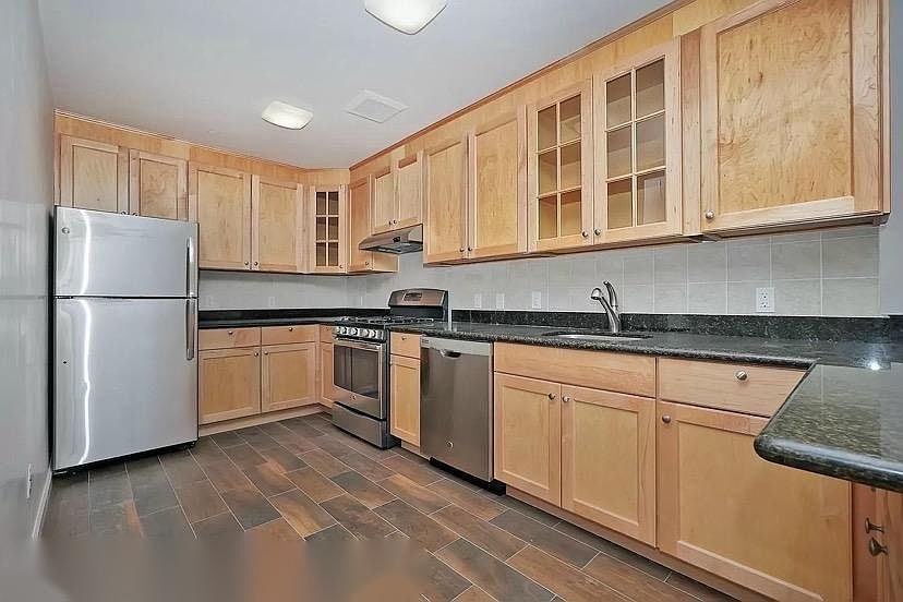 1st image of 2526 W 16th St